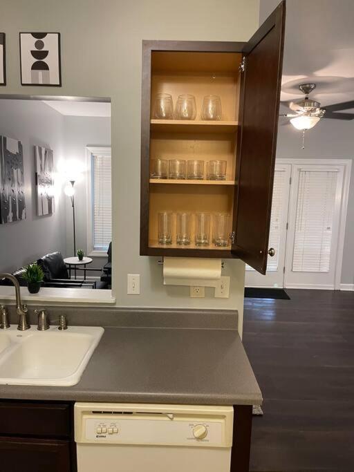 Апартаменты Simple Elegant Townhouse Dt Raleigh Ncsu Экстерьер фото