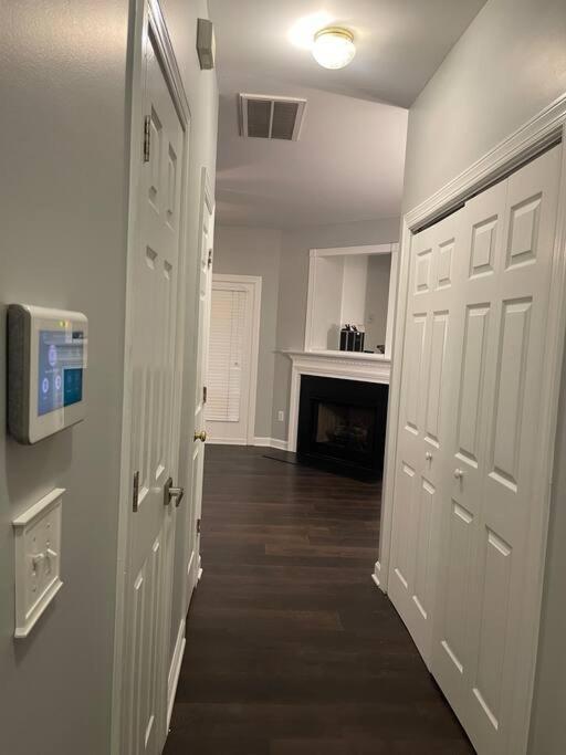 Апартаменты Simple Elegant Townhouse Dt Raleigh Ncsu Экстерьер фото